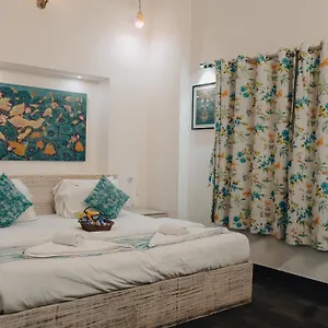Safarnama - A Boutique Benares